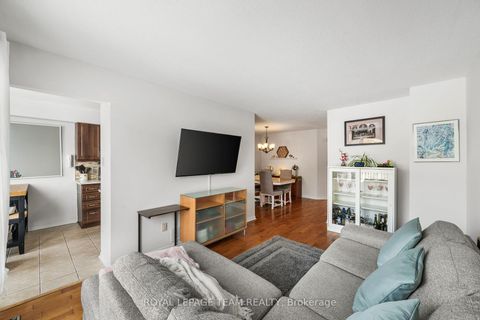 Photo 14 at 211 Longshire Circle, Nepean (Longfields), Ottawa