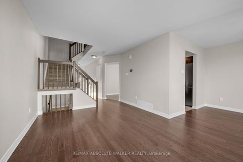 Photo 4 at 1538 Briarfield Crescent, Fallingbrook/Ridgemount, Orleans