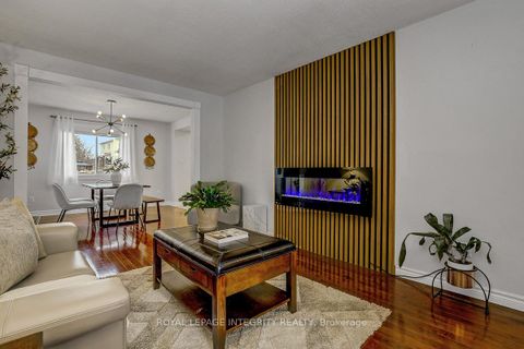 Photo 6 at 3 Palomino Drive, Bridlewood, Kanata