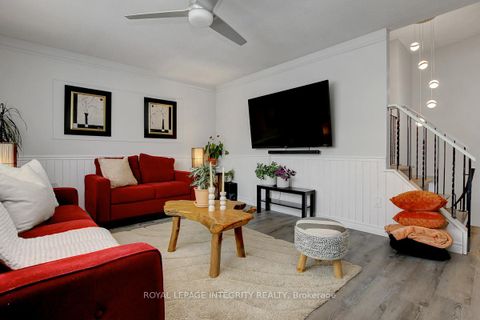 Photo 18 at 3 Palomino Drive, Bridlewood, Kanata