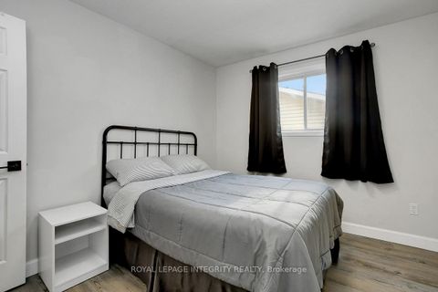 Photo 27 at 3 Palomino Drive, Bridlewood, Kanata