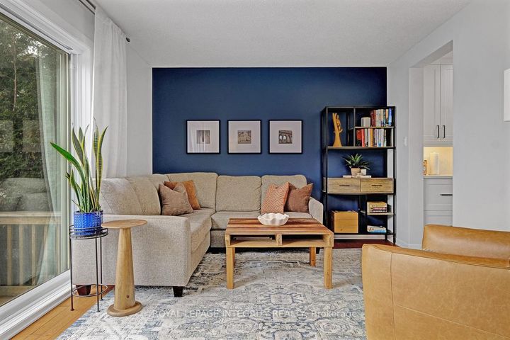 Photo 11 at 318 Dalehurst Drive, Nepean (Tanglewood), Ottawa