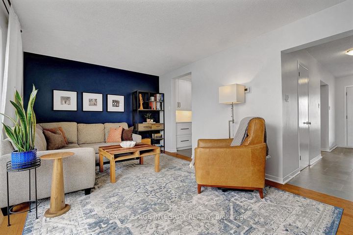 Photo 12 at 318 Dalehurst Drive, Nepean (Tanglewood), Ottawa