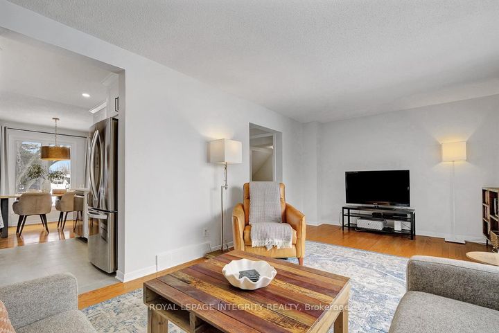 Photo 14 at 318 Dalehurst Drive, Nepean (Tanglewood), Ottawa