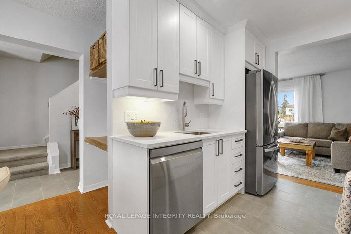 Photo 16 at 318 Dalehurst Drive, Nepean (Tanglewood), Ottawa