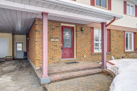 Photo 2 at 318 Dalehurst Drive, Nepean (Tanglewood), Ottawa