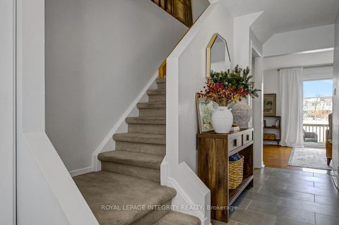 Photo 8 at 318 Dalehurst Drive, Nepean (Tanglewood), Ottawa