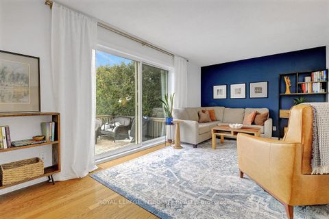 Photo 10 at 318 Dalehurst Drive, Nepean (Tanglewood), Ottawa