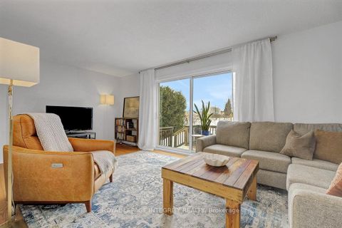 Photo 13 at 318 Dalehurst Drive, Nepean (Tanglewood), Ottawa