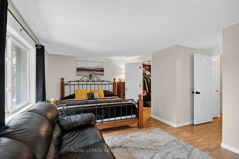 Photo 12 at 36 - 1867 Simard Drive, Chateauneuf, Orleans