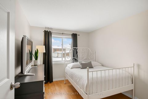 Photo 16 at 36 - 1867 Simard Drive, Chateauneuf, Orleans