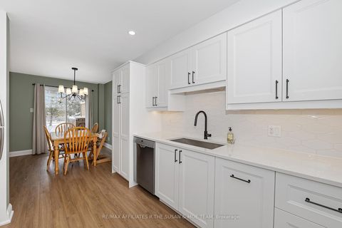 Photo 10 at 59 Birchbank Crescent, Bridlewood, Kanata