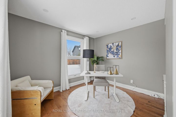 Photo 3 at 8 Smugglers Court, Nepean (Arlington Woods), Ottawa