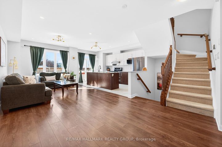 Photo 5 at 562 Clemency Crescent, Nepean (Heritage Park), Ottawa