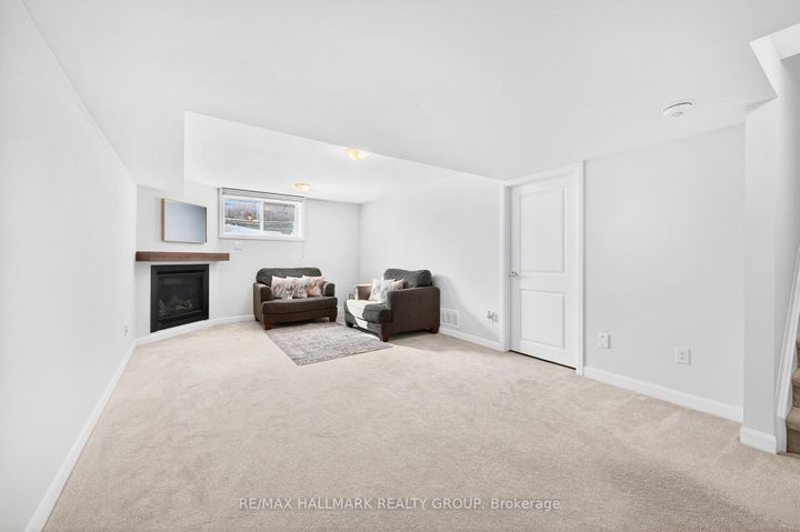 Photo 25 at 562 Clemency Crescent, Nepean (Heritage Park), Ottawa