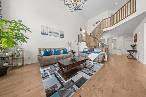 Photo 11 at 330 Bobolink Ridge, Emerald Meadows/Trailwest, Kanata