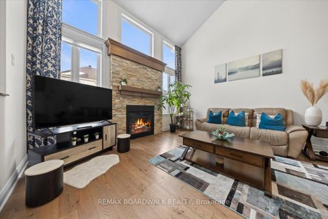 Photo 14 at 330 Bobolink Ridge, Emerald Meadows/Trailwest, Kanata