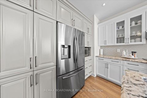 Photo 18 at 330 Bobolink Ridge, Emerald Meadows/Trailwest, Kanata