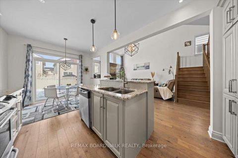 Photo 22 at 330 Bobolink Ridge, Emerald Meadows/Trailwest, Kanata