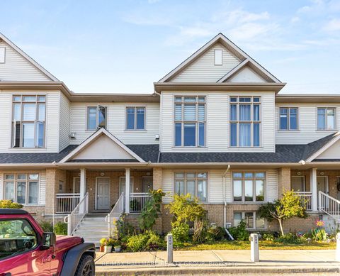 Photo 1 at 358 Galston Private, Mer Bleue/Bradley Estates/Anderson Park, Orleans