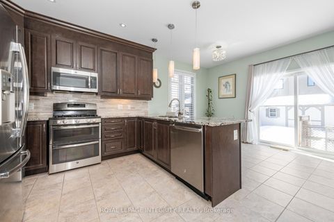 Photo 8 at 528 Rouncey Road, Emerald Meadows/Trailwest, Kanata
