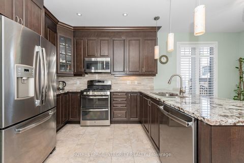 Photo 9 at 528 Rouncey Road, Emerald Meadows/Trailwest, Kanata