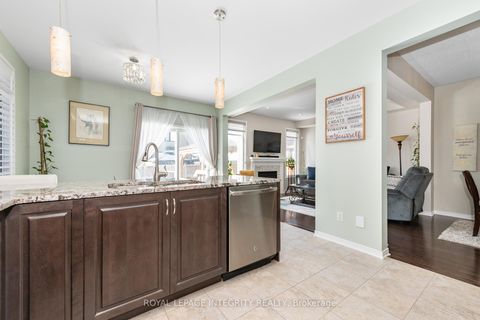 Photo 10 at 528 Rouncey Road, Emerald Meadows/Trailwest, Kanata