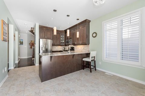 Photo 11 at 528 Rouncey Road, Emerald Meadows/Trailwest, Kanata