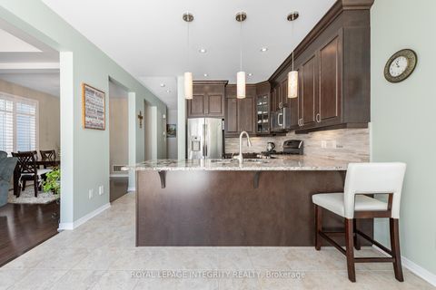 Photo 12 at 528 Rouncey Road, Emerald Meadows/Trailwest, Kanata