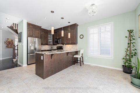 Photo 13 at 528 Rouncey Road, Emerald Meadows/Trailwest, Kanata