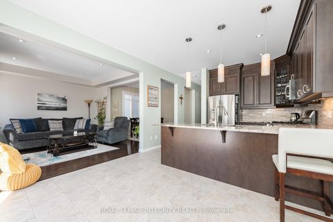Photo 15 at 528 Rouncey Road, Emerald Meadows/Trailwest, Kanata