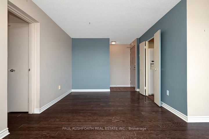 Photo 8 at 518 - 20 Chesterton Drive, Nepean (Borden Farm/Stewart Farm/Carleton Heights/Parkwood Hills), Ottawa