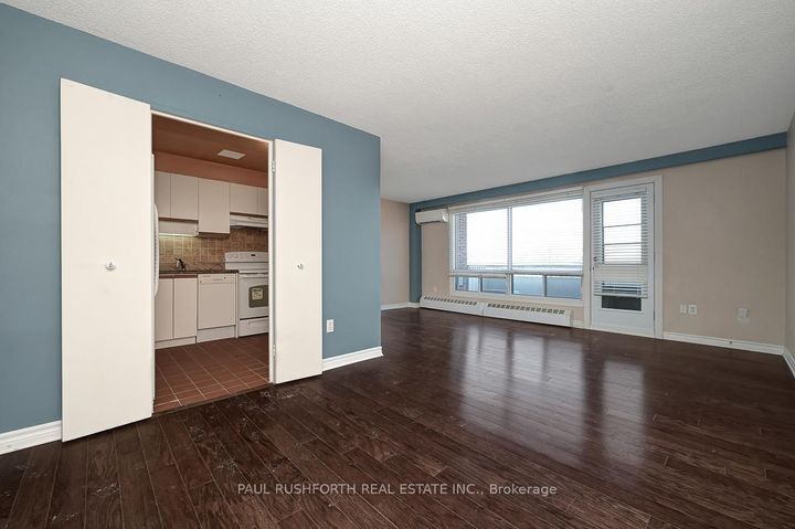 Photo 10 at 518 - 20 Chesterton Drive, Nepean (Borden Farm/Stewart Farm/Carleton Heights/Parkwood Hills), Ottawa