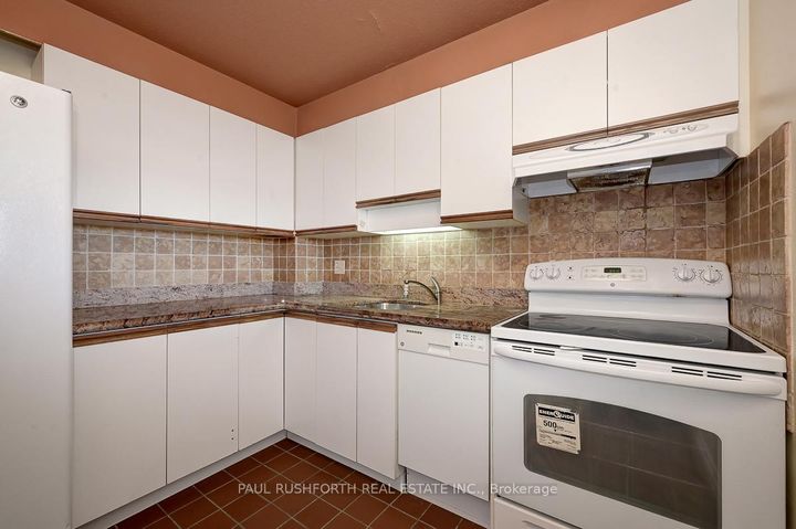 Photo 11 at 518 - 20 Chesterton Drive, Nepean (Borden Farm/Stewart Farm/Carleton Heights/Parkwood Hills), Ottawa