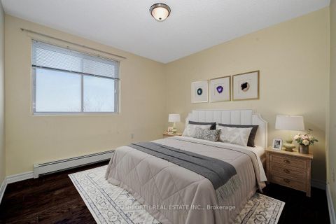 Photo 18 at 518 - 20 Chesterton Drive, Nepean (Borden Farm/Stewart Farm/Carleton Heights/Parkwood Hills), Ottawa