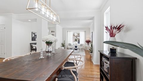 Photo 6 at 20 FARMFIELD Crescent, Emerald Meadows/Trailwest, Kanata