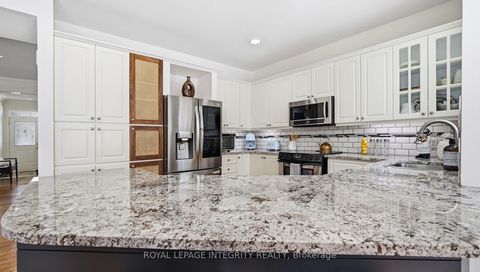 Photo 15 at 20 FARMFIELD Crescent, Emerald Meadows/Trailwest, Kanata