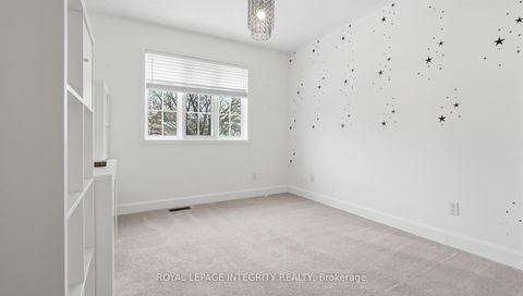 Photo 33 at 20 FARMFIELD Crescent, Emerald Meadows/Trailwest, Kanata