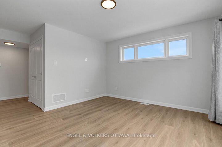 Photo 16 at 12 - 801 Glenroy Gilbert Drive, Nepean (Strandherd), Ottawa