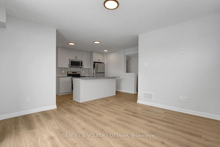 Photo 17 at 12 - 801 Glenroy Gilbert Drive, Nepean (Strandherd), Ottawa