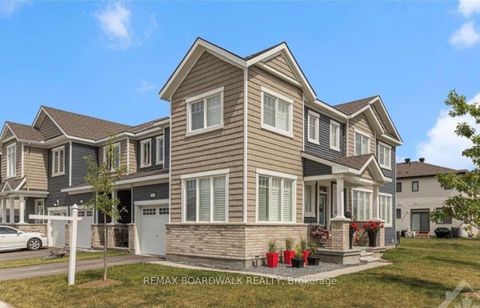 Photo 1 at 741 DERREEN Avenue, Stittsville (North), Stittsville