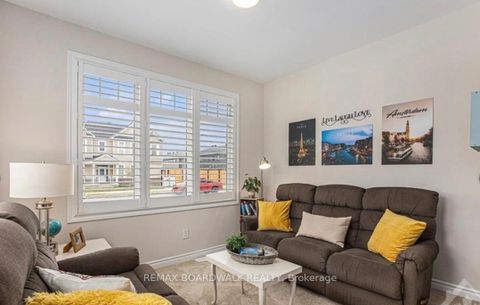 Photo 3 at 741 DERREEN Avenue, Stittsville (North), Stittsville