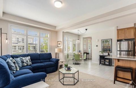 Photo 4 at 741 DERREEN Avenue, Stittsville (North), Stittsville