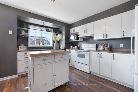 Photo 8 at 37 Boulder Way, Nepean (Longfields), Ottawa