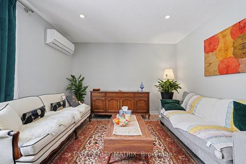 Photo 5 at 91 Sheldrake Drive, Glencairn/Hazeldean, Kanata