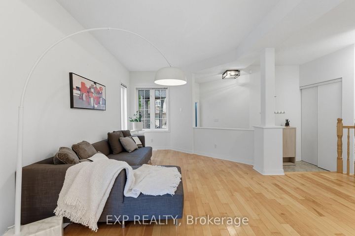 Photo 7 at 16 North Harrow Drive, Nepean (Longfields), Ottawa