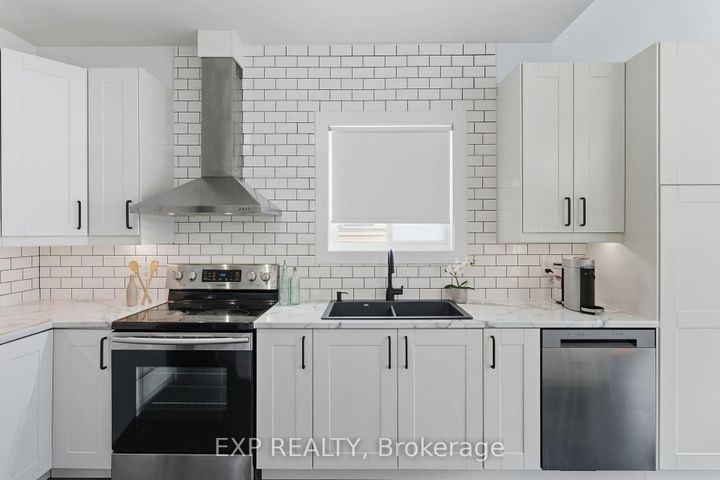 Photo 15 at 16 North Harrow Drive, Nepean (Longfields), Ottawa