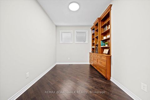 Photo 9 at 130 Pinelock Street, Emerald Meadows/Trailwest, Kanata