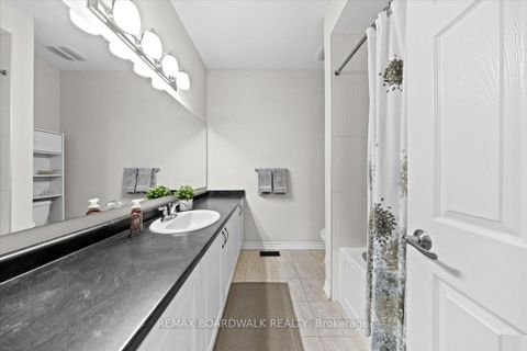 Photo 35 at 130 Pinelock Street, Emerald Meadows/Trailwest, Kanata