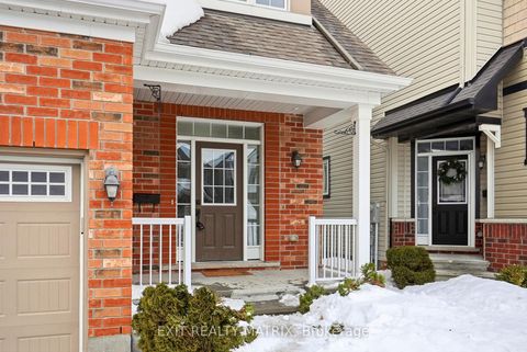 Photo 1 at 194 Flowing Creek Circle, Emerald Meadows/Trailwest, Kanata